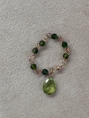 Anello goccia di peridoto