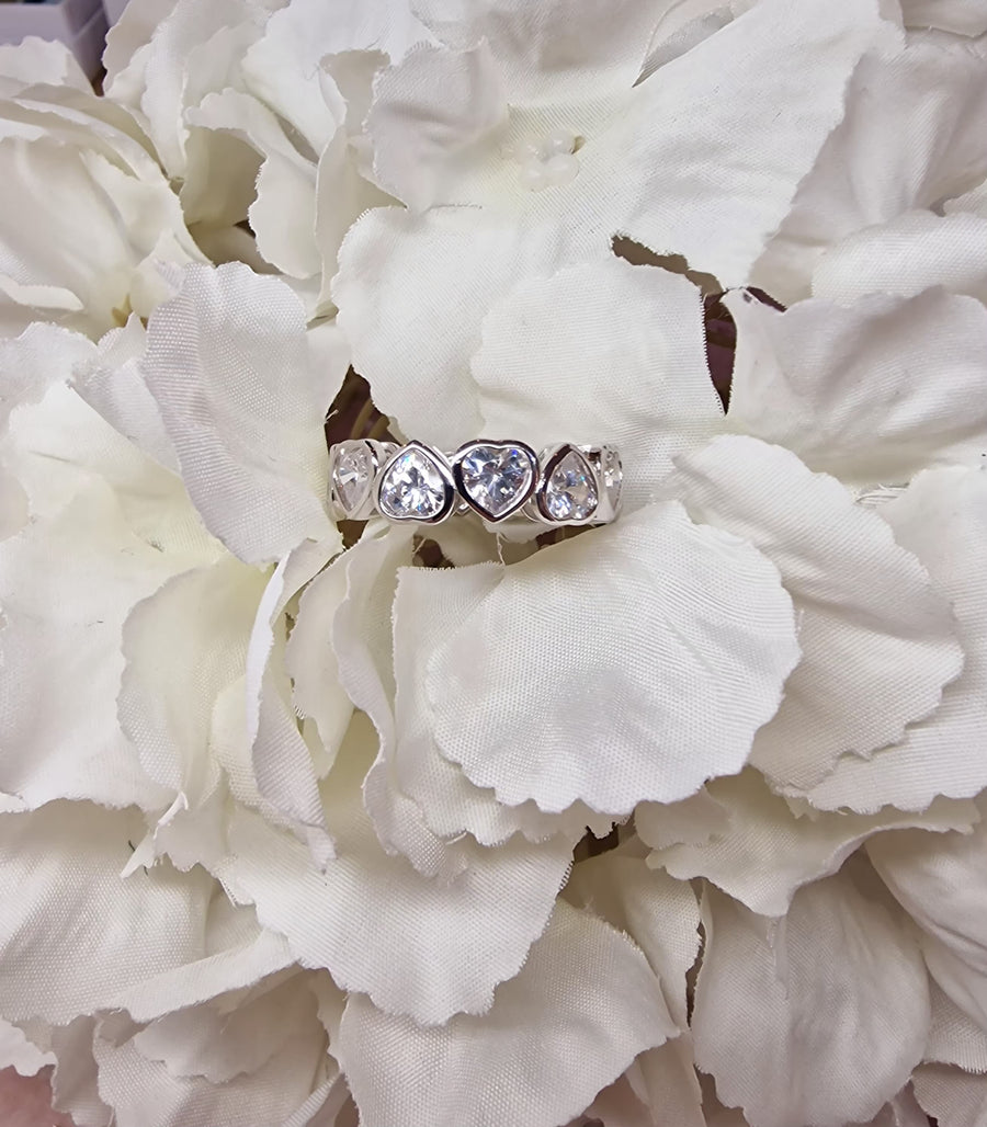 Anello in Argento 925 con Cuori e Zirconi | Eternity Romantico Donna